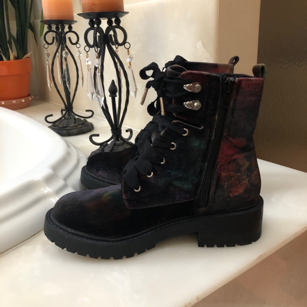 Madden Girl Alicee Combat Boots size 6 new